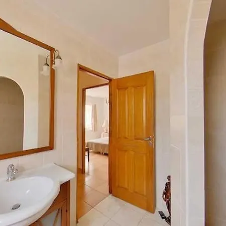 Soleil - Large With Pool & Garden Near Pezenas بيت للعطل