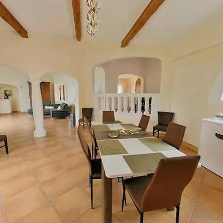 بيت للعطل Soleil - Large With Pool & Garden Near Pezenas Nézignan-lʼÉvêque