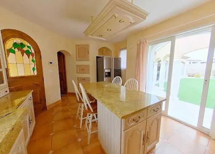 Ferienhaus Soleil - Large With Pool&garden Near Pezenas *